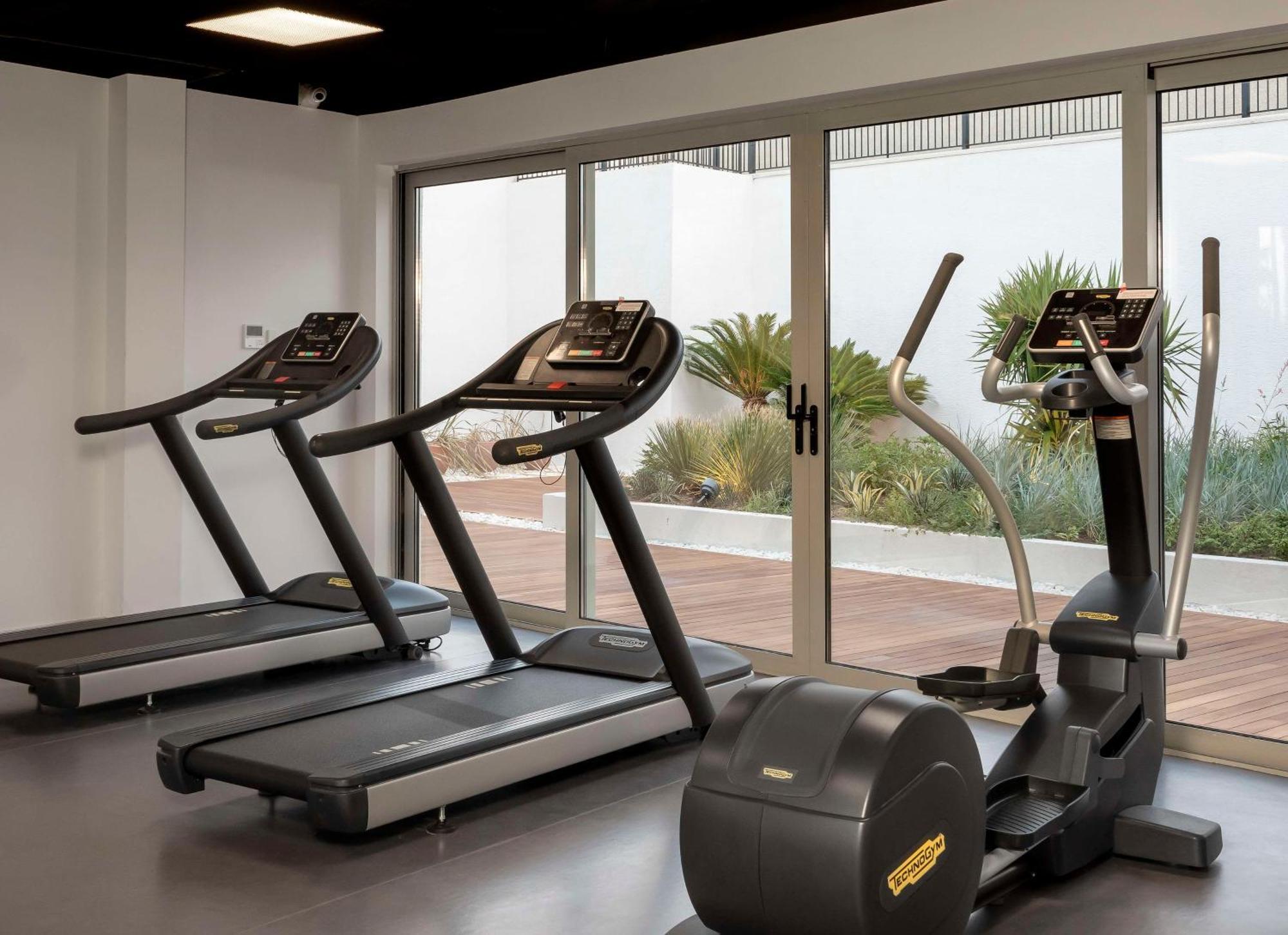 博德鲁姆丽笙精选酒店 阿克亚拉尔 外观 照片 Treadmills and elliptical cross trainer